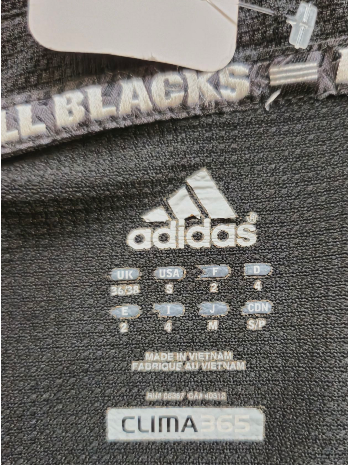 Polo vintage Adidas "All Blacks" – Édition vintage 2009 (Taille S)